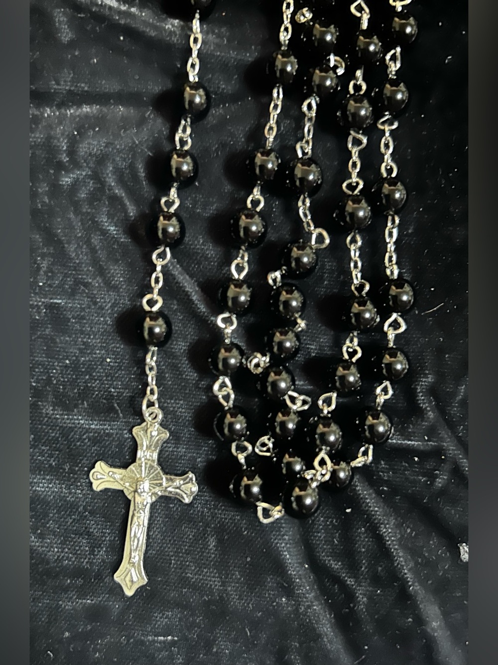 ✝️Black Beaded Rosary Necklace - Women Jewelry - Picture 2 of 3
